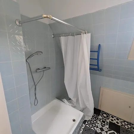 Haus Am Fuer Handwerker Und Messegaeste Apartment
