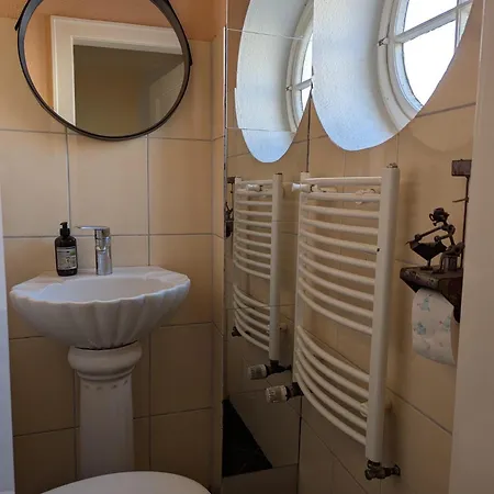 Haus Am Fuer Handwerker Und Messegaeste * Ганновер